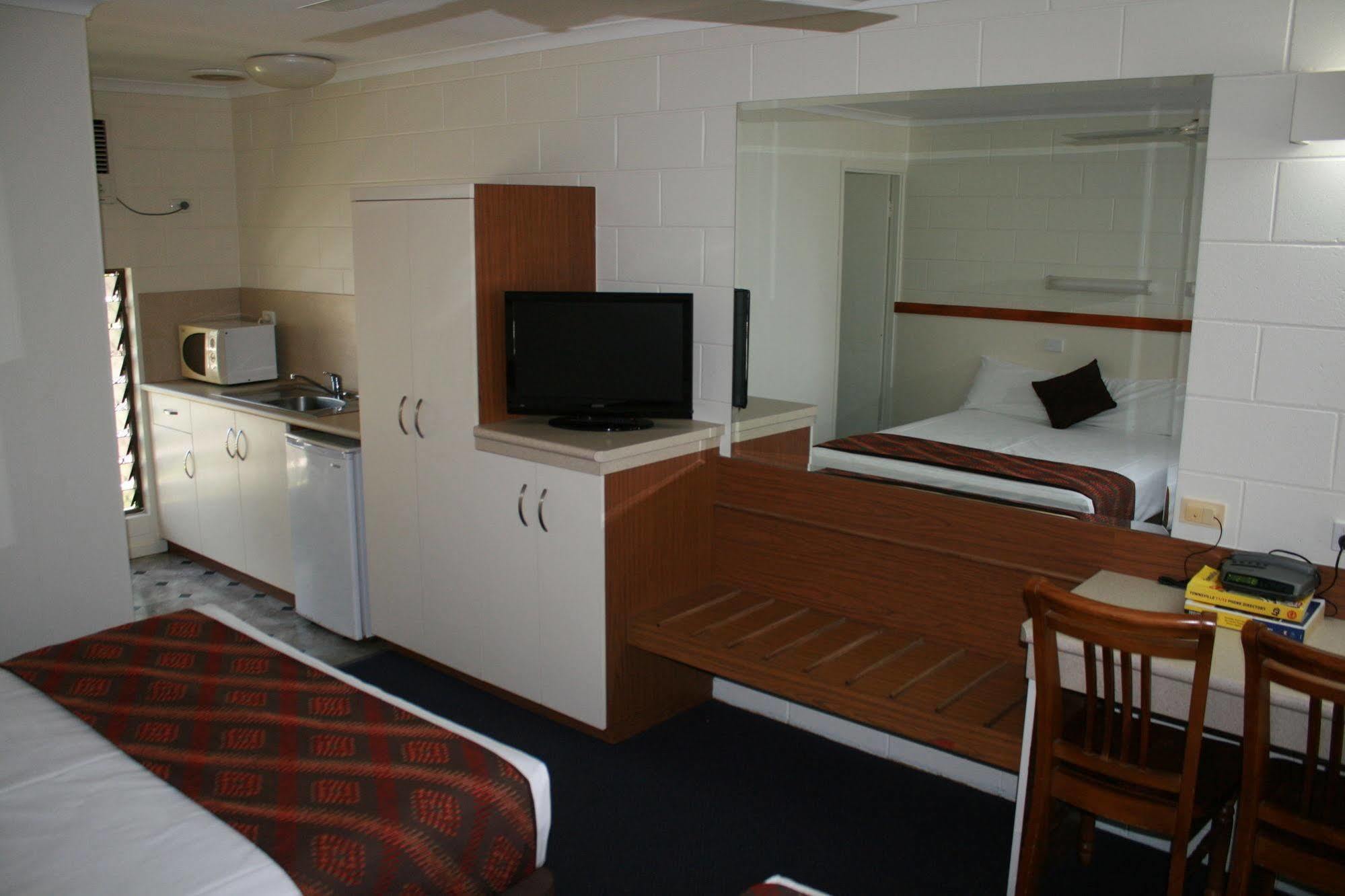 Billabong Lodge Motel Таунсвилл Экстерьер фото